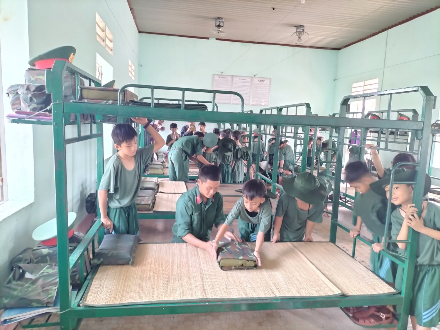 Chương trình học kì quân đội – Một ngày em tập làm chiến sĩ