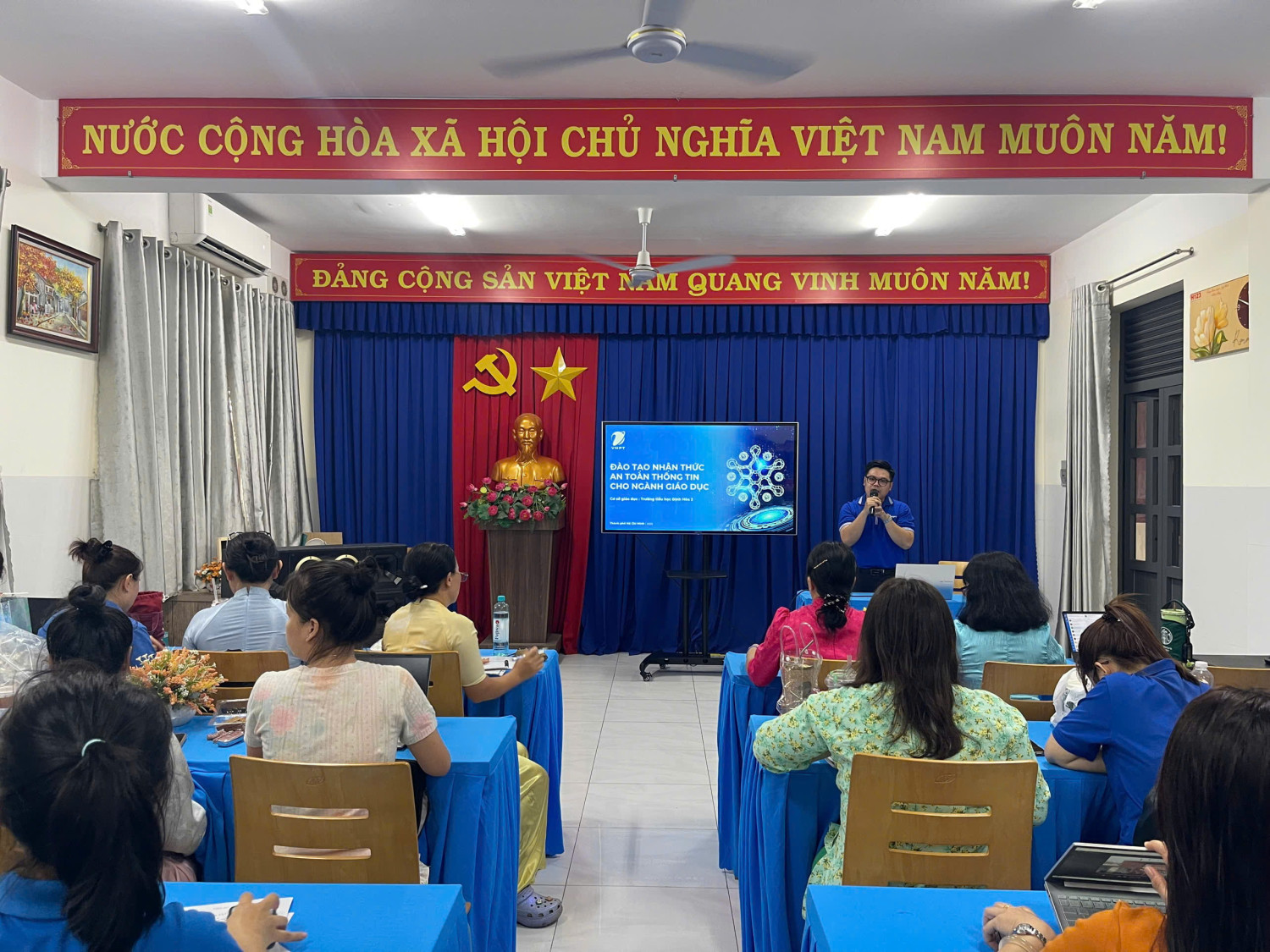 TẬP HUẤN ĐÀO TẠO NHẬN THỨC AN TOÀN THÔNG TIN CHO NGÀNH GIÁO DỤC